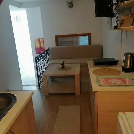Hideaway モスタル