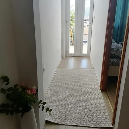Apartment Hideaway